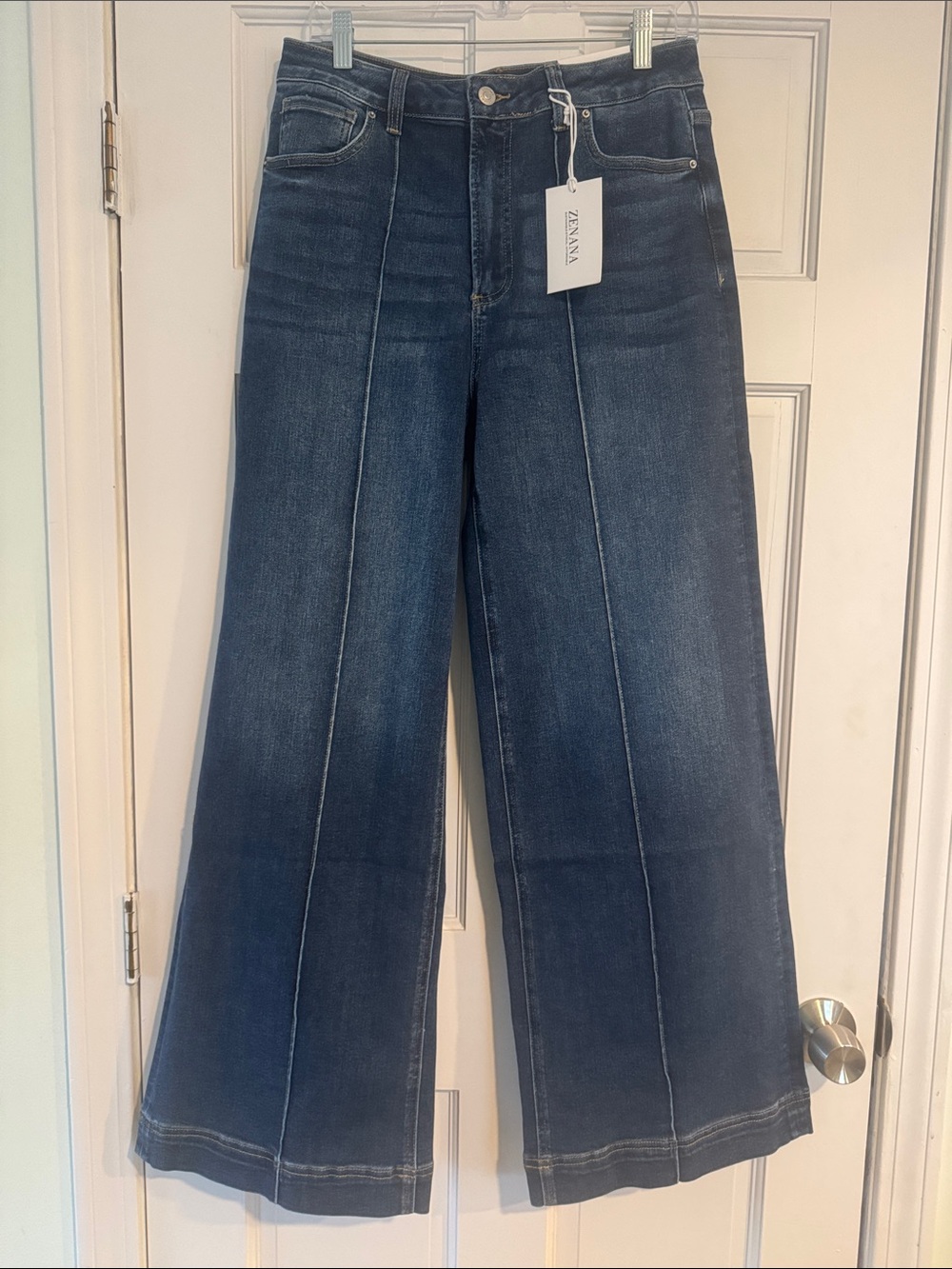Zenana Outfitters Dark Blue Wide Leg Jeans with Front Seams. Size 29 . NWT - Picture 2 of 3